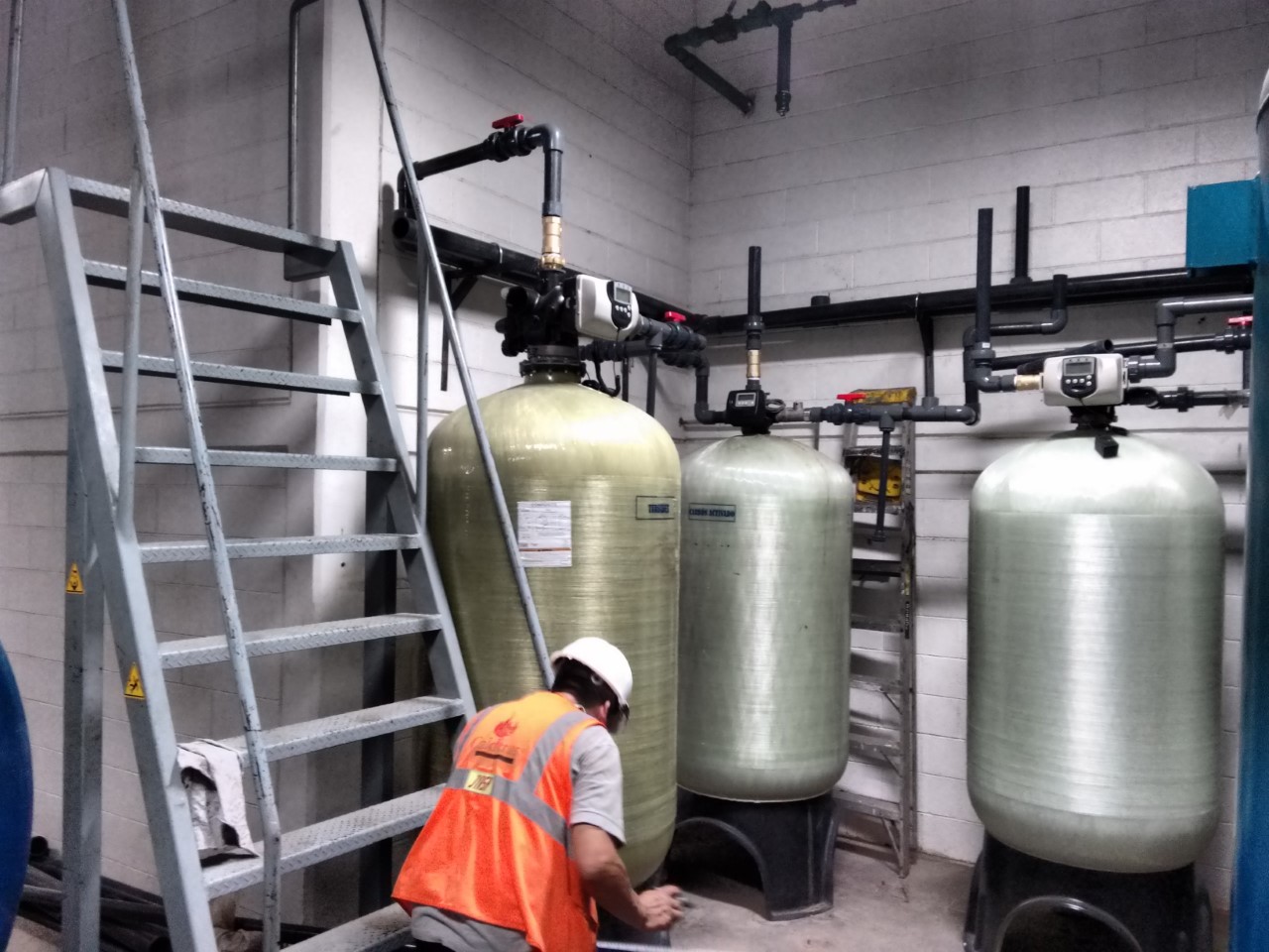 instalacion y reparacion de sistemas de filtracion y suavizacion de agua mYRAGO 3