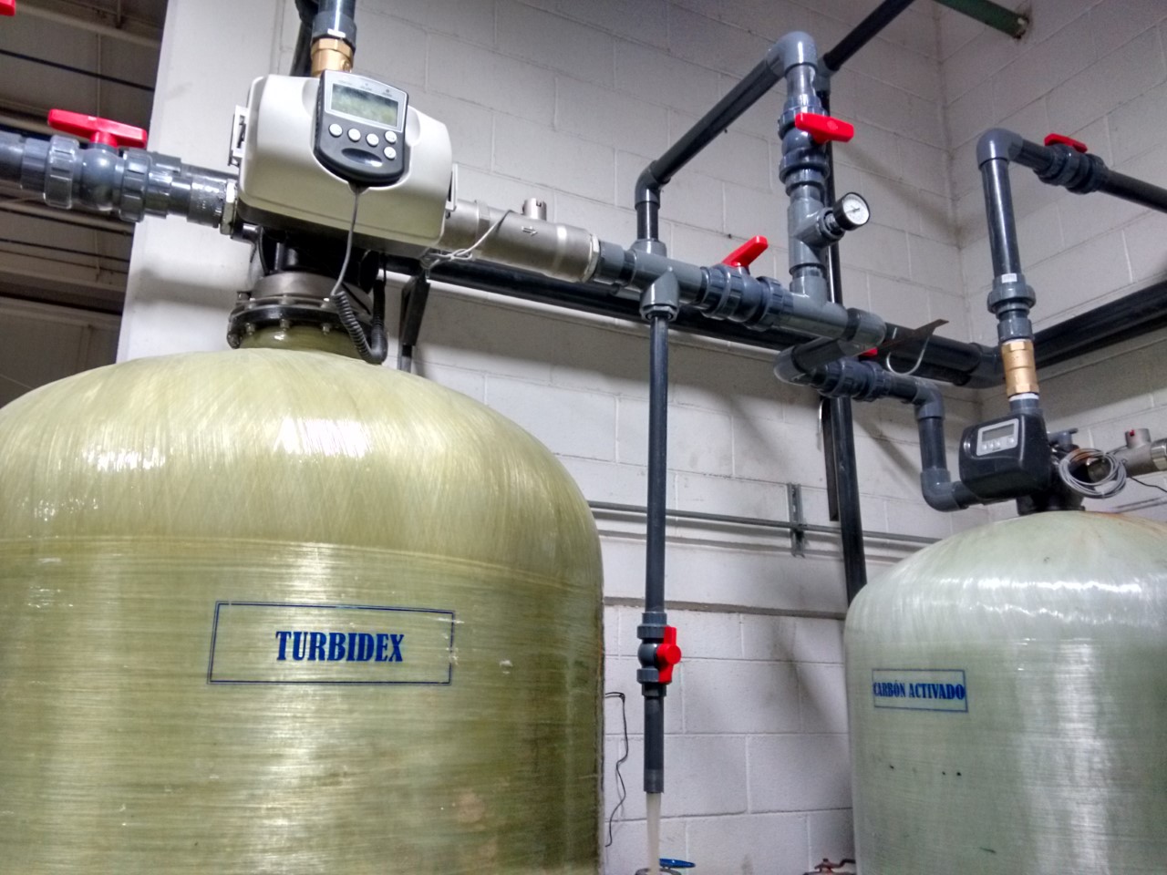 instalacion y reparacion de sistemas de filtracion y suavizacion de agua mYRAGO